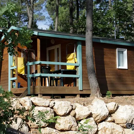 Village De Chalets Joyeuse Exterior photo