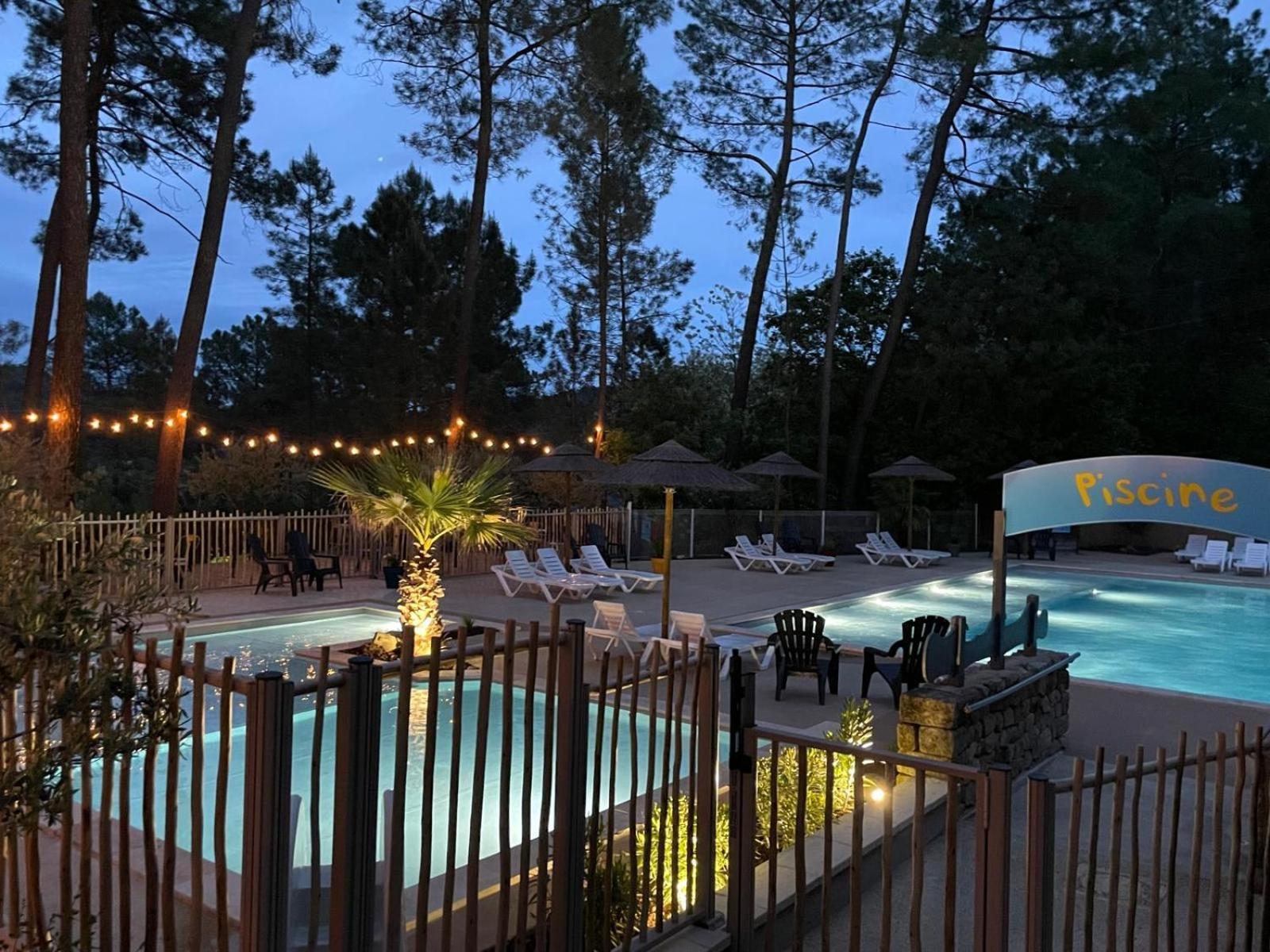 Village De 4*